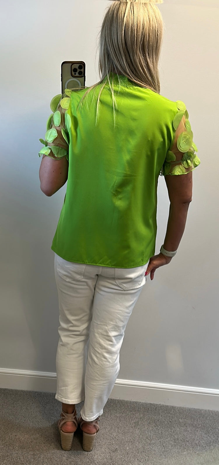 Green 3D disc top one size fitting upto size 16
