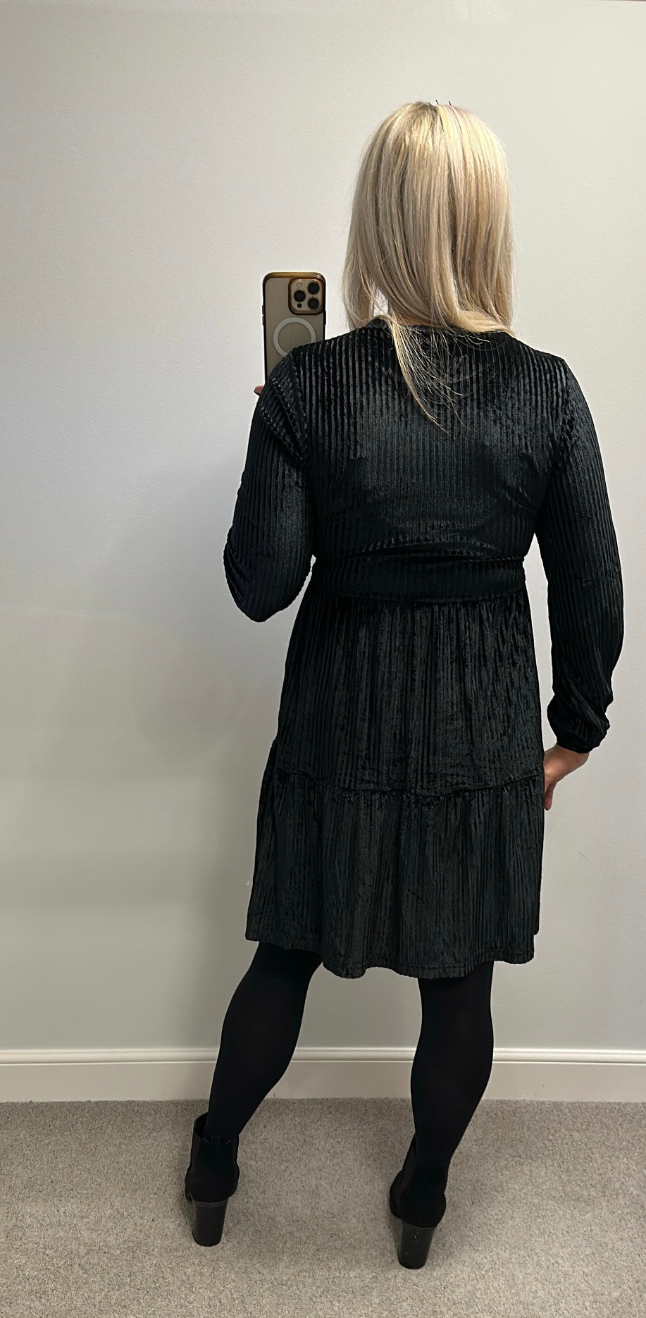 Zeagoo black velvet dress size M would fit upto size 12