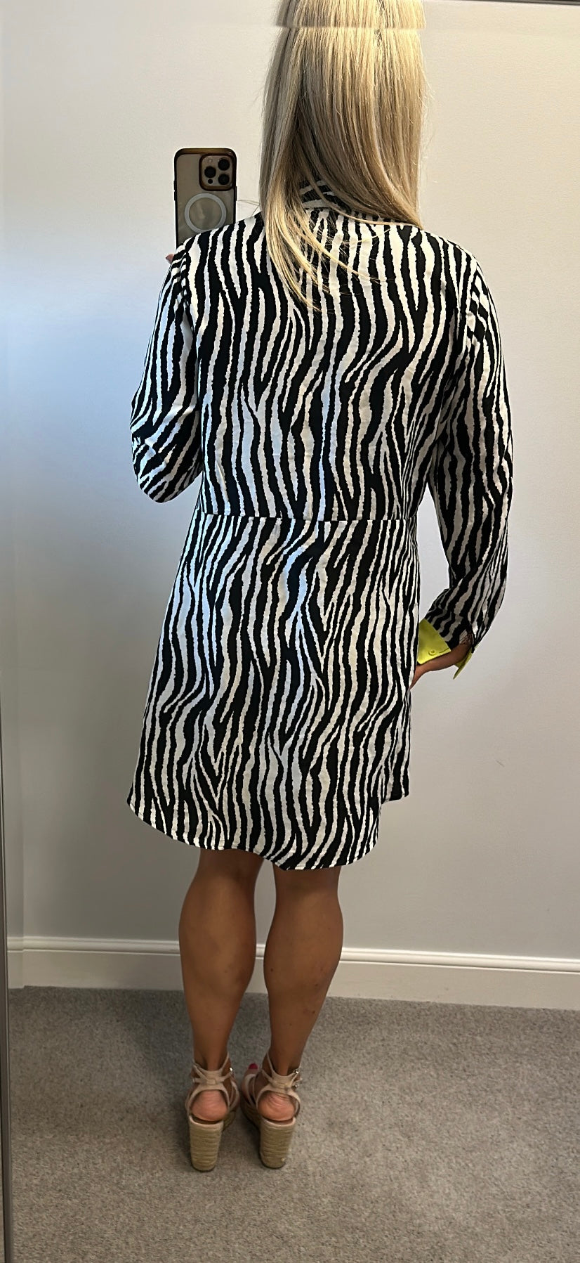 Girl in mind black and white print shirt dress size 14