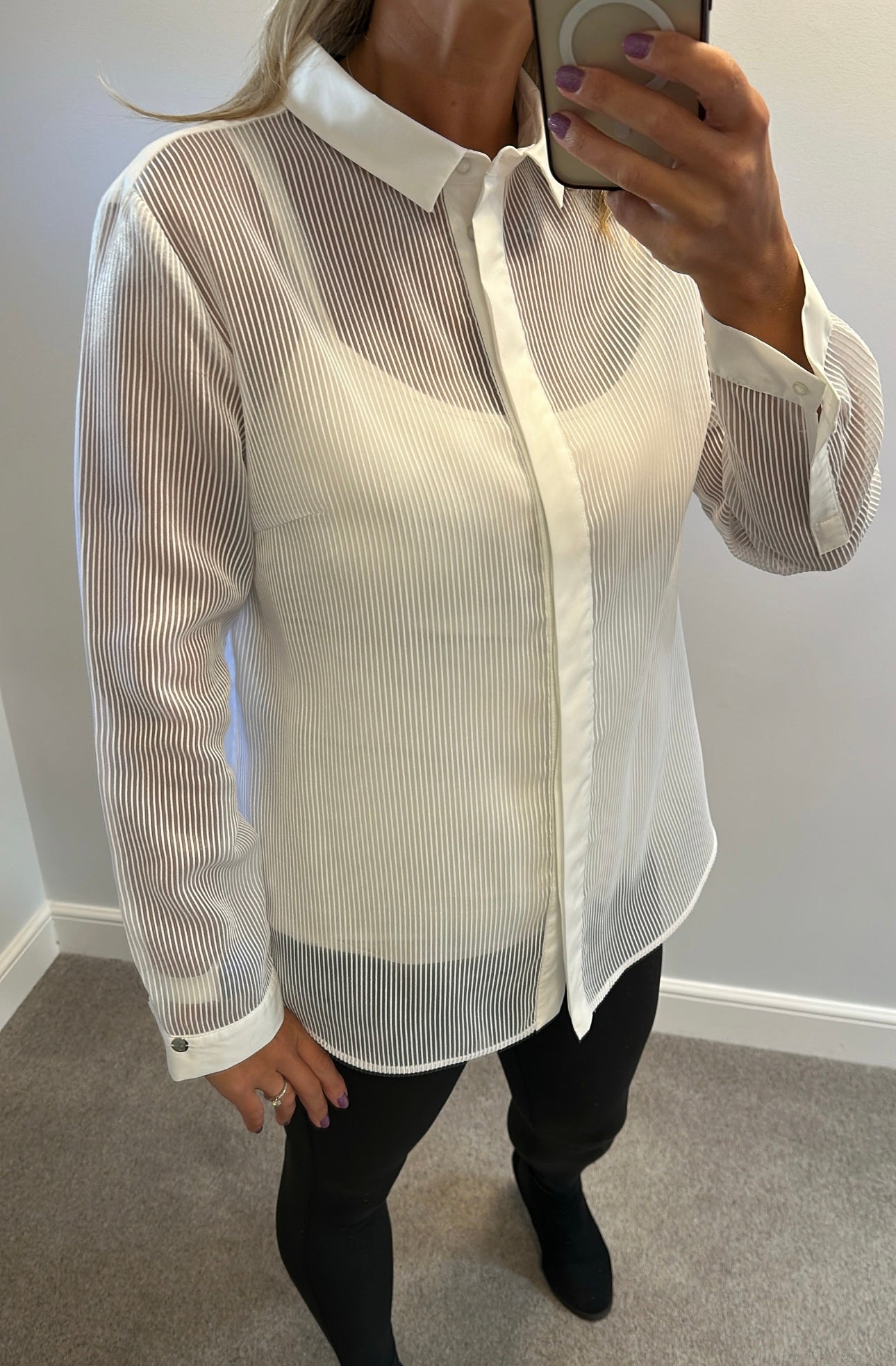 Simple white stripe shirt size 44 would fit upto size 14