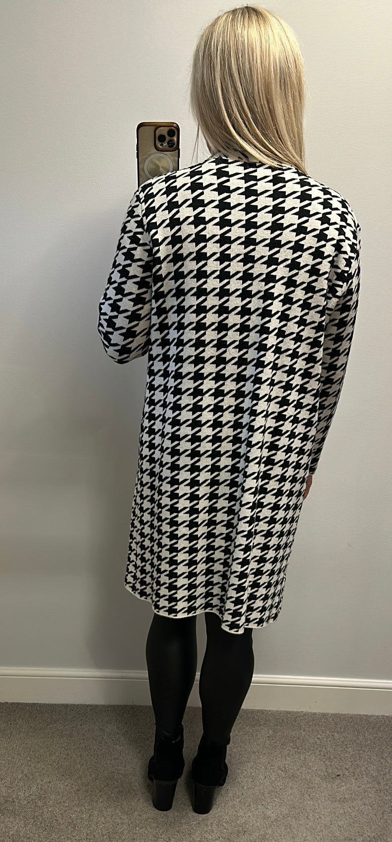 Casa Mia black and white dog tooth print cardigan size L fitting upto size 18