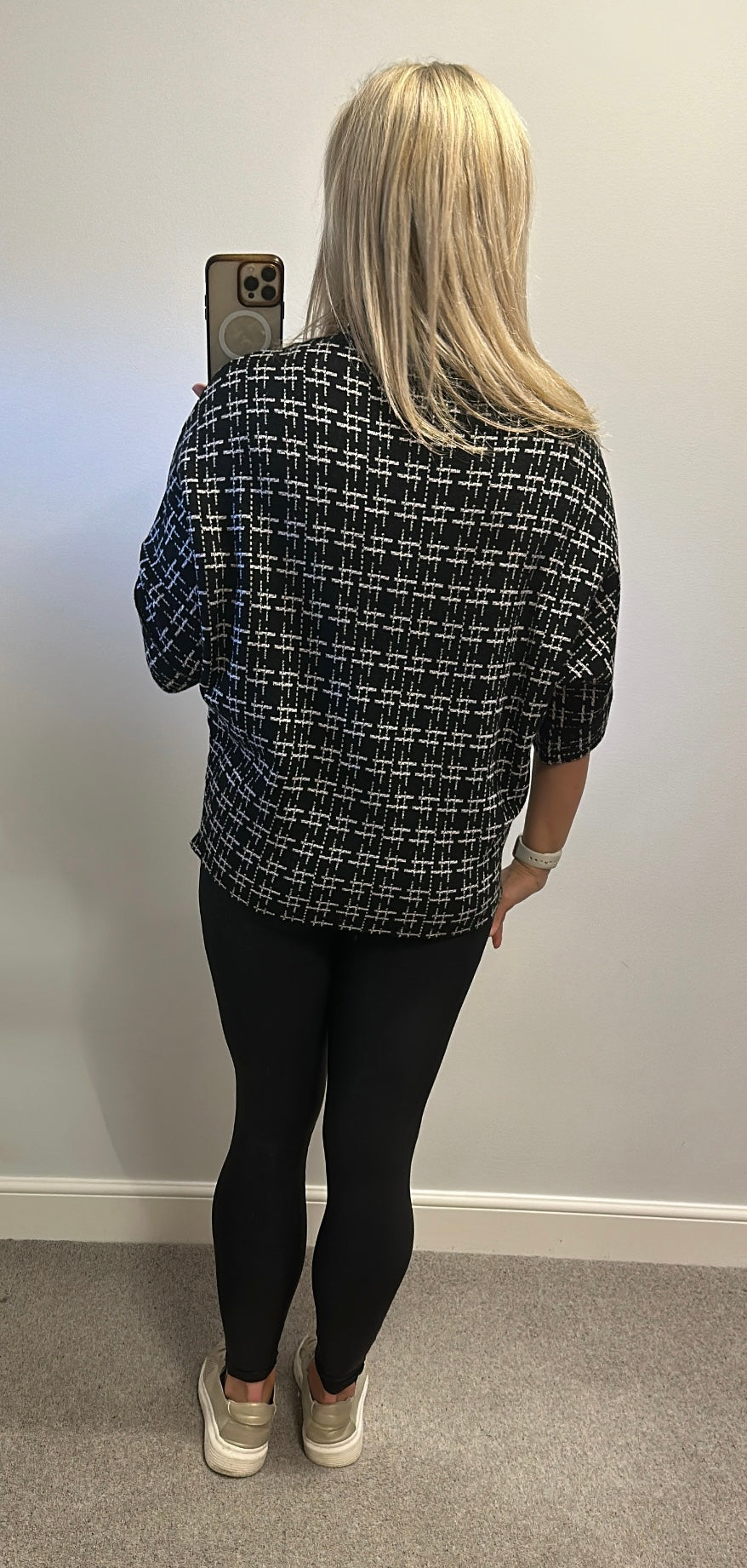 QED London black and white print jumper size M/L would fit upto size 16