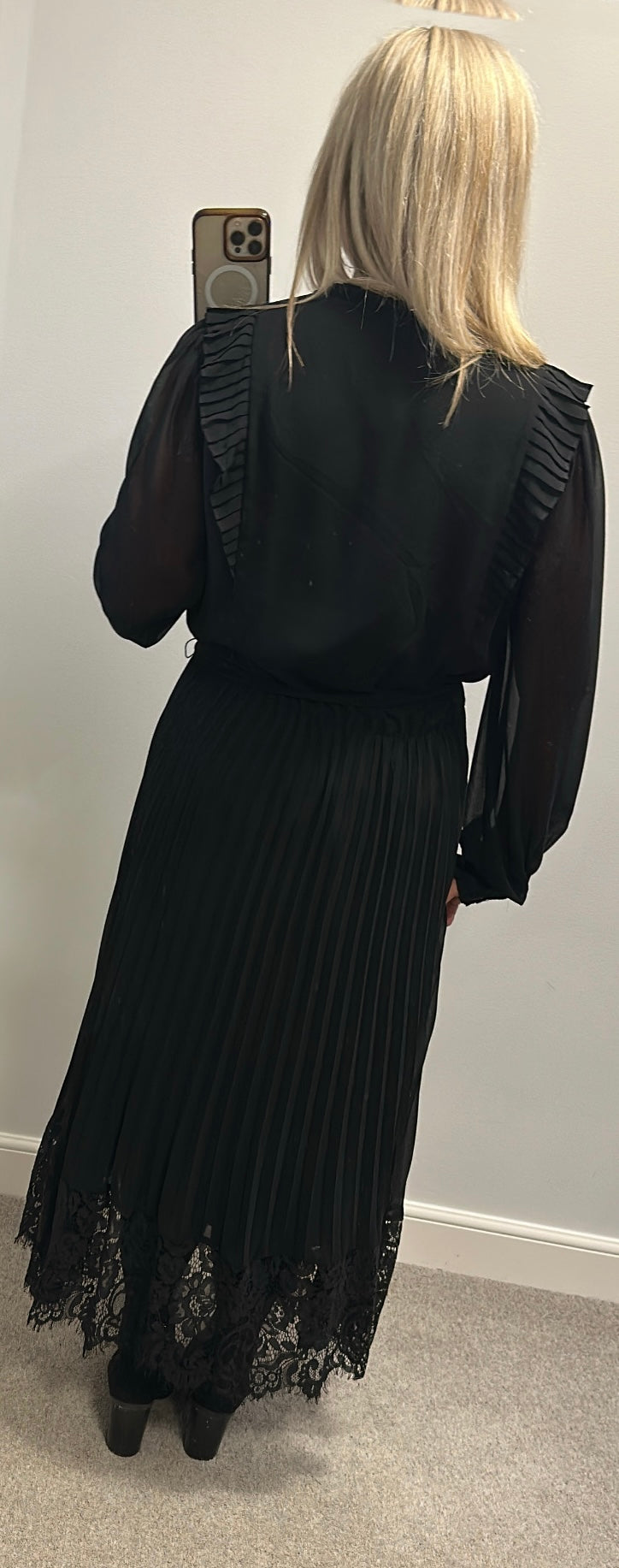 Love & Roses Black Pleated Chiffon Lace Midi Dress size 16