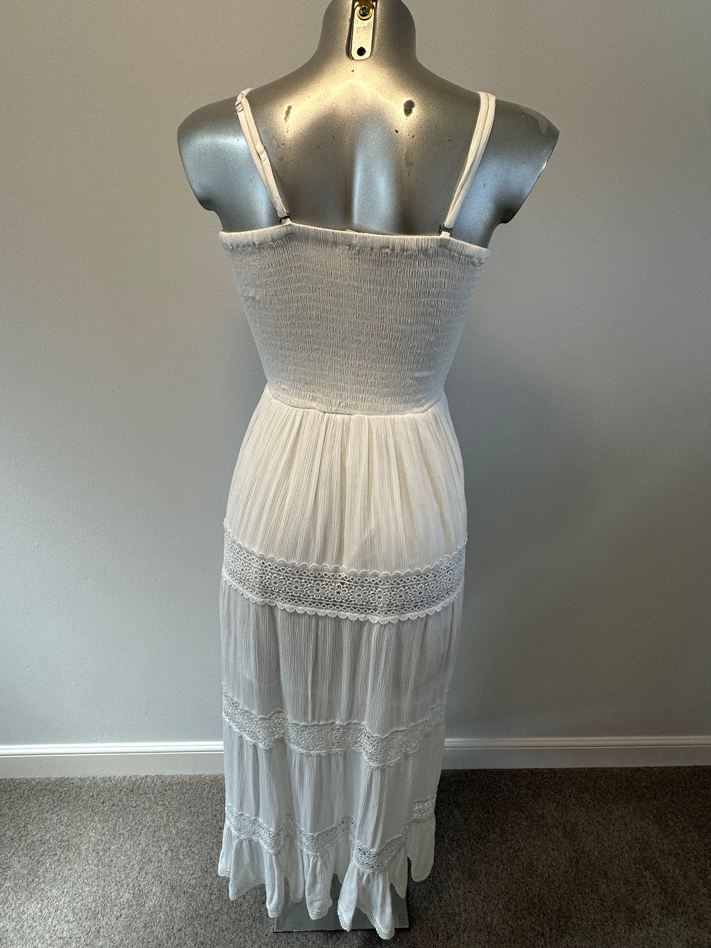 Sosander white dress size 8