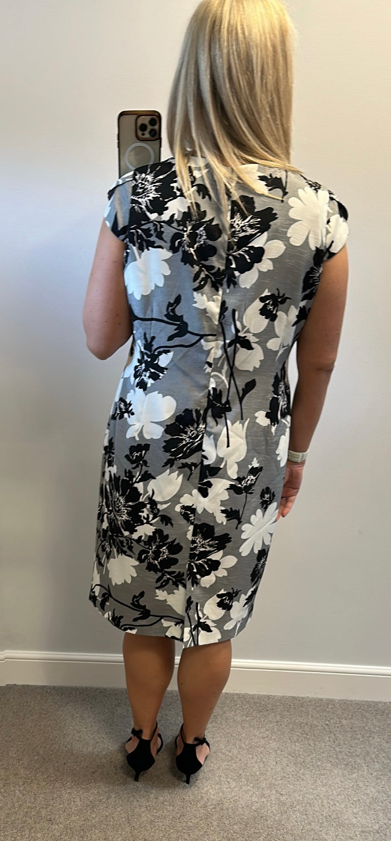 Anna Rose grey floral dress size 18