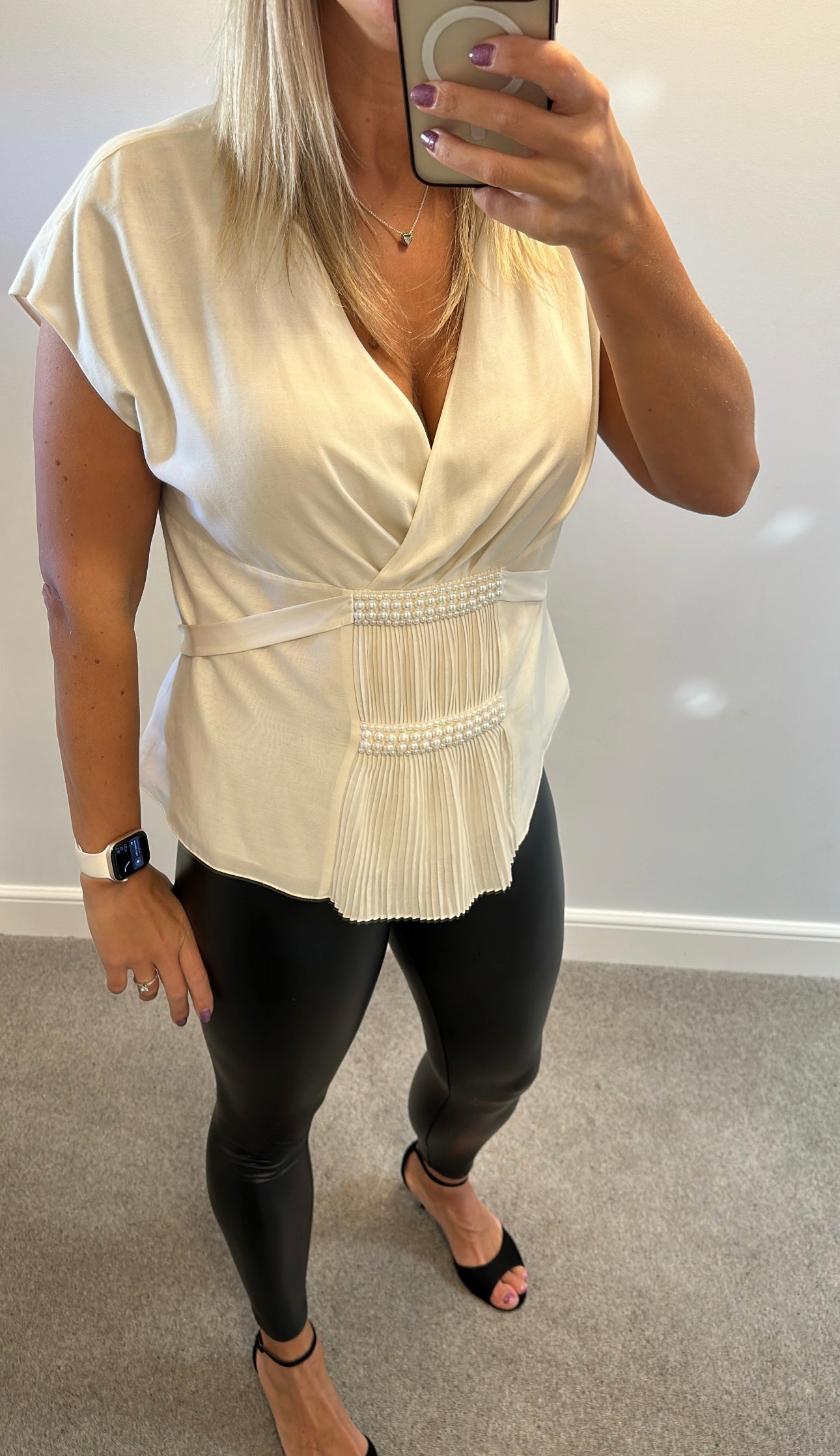 Episode cream pearl top size 16