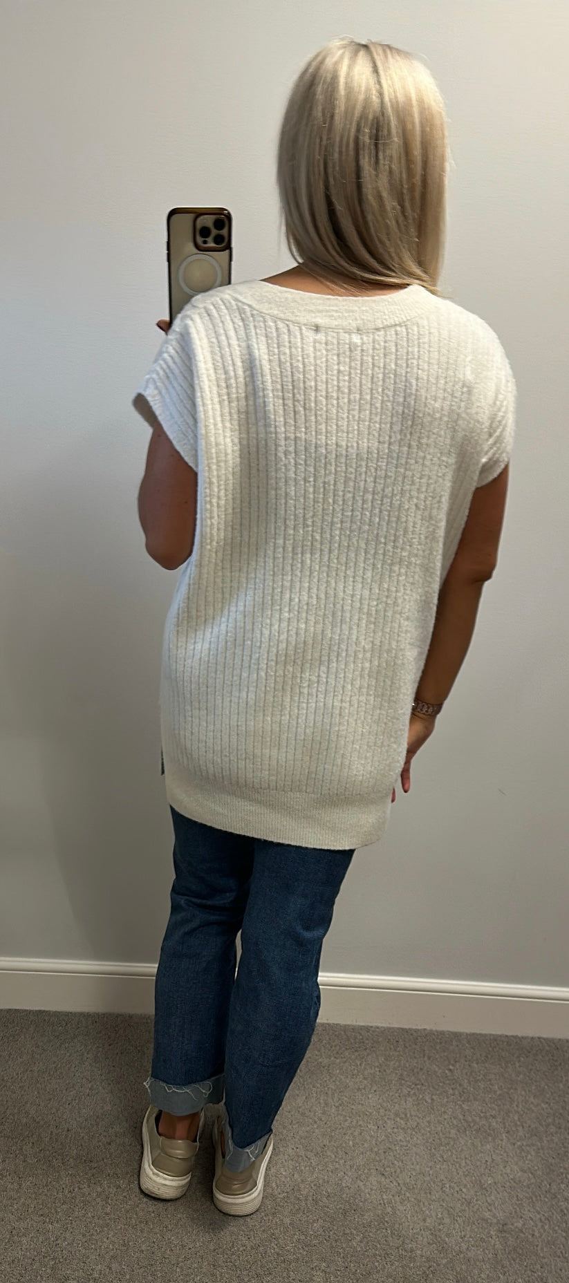 F&F cable knit V neck short sleeve top size M would fit upto size 16