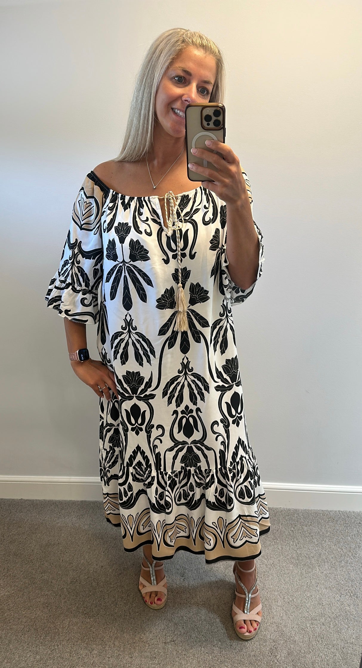 Spanish boutique Black and white print midi dress one size fitting upto size 20