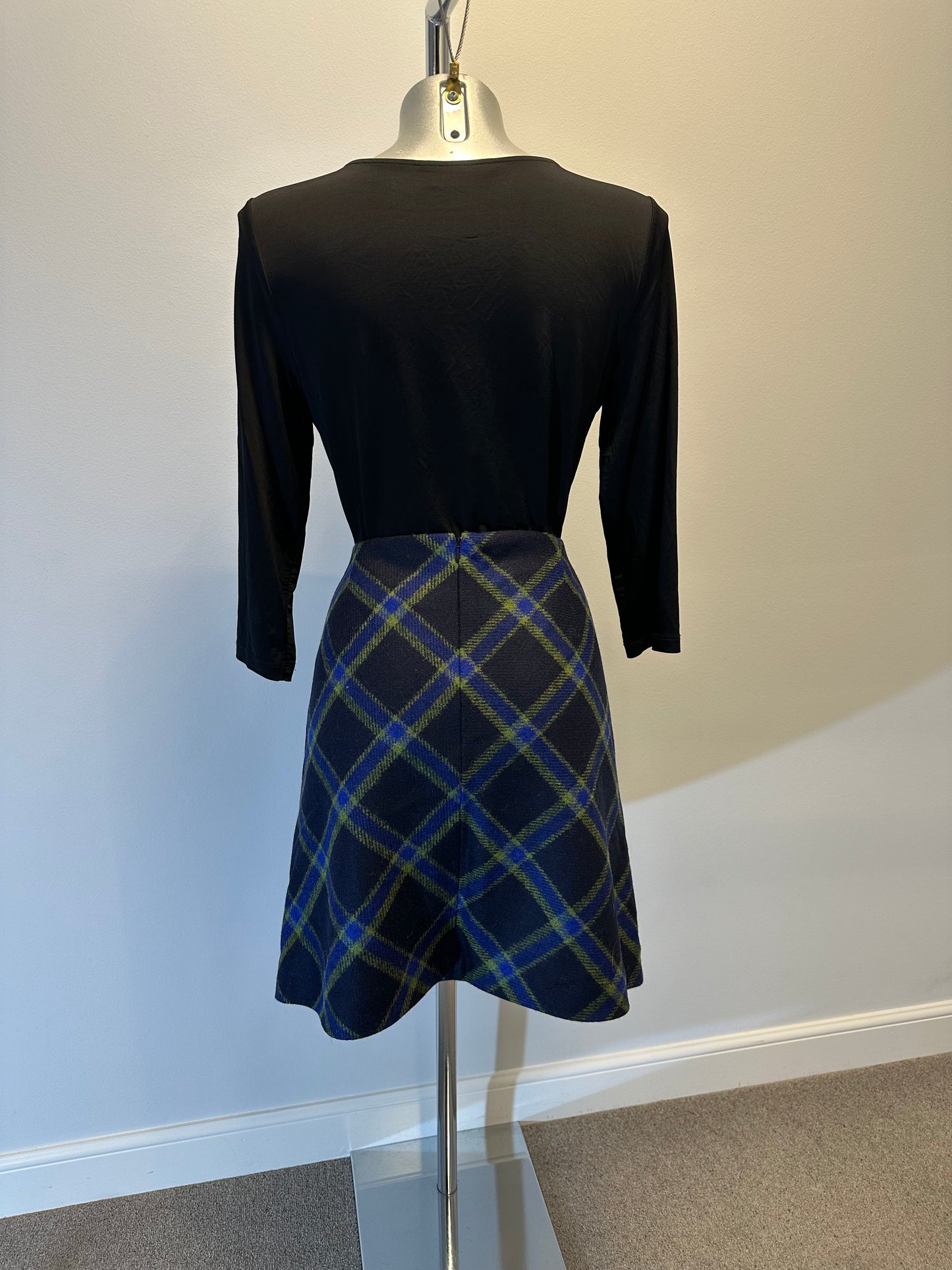 Hobbs navy “Moon” lana plaid skirt size 12