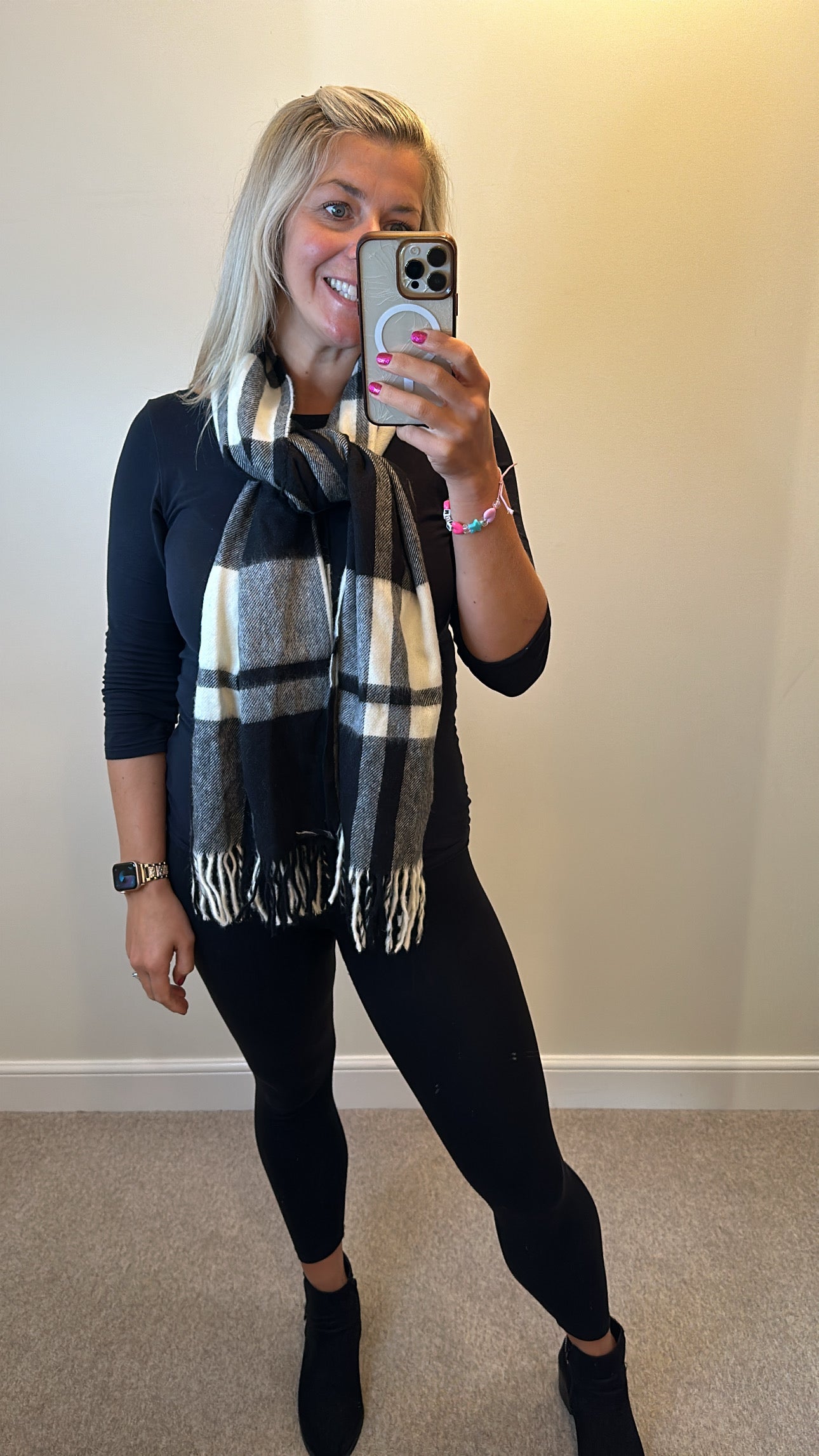 Hobbs black / white checked scarf