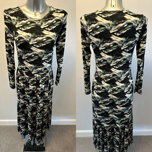 Saint & Sofia green / black print dress size 8