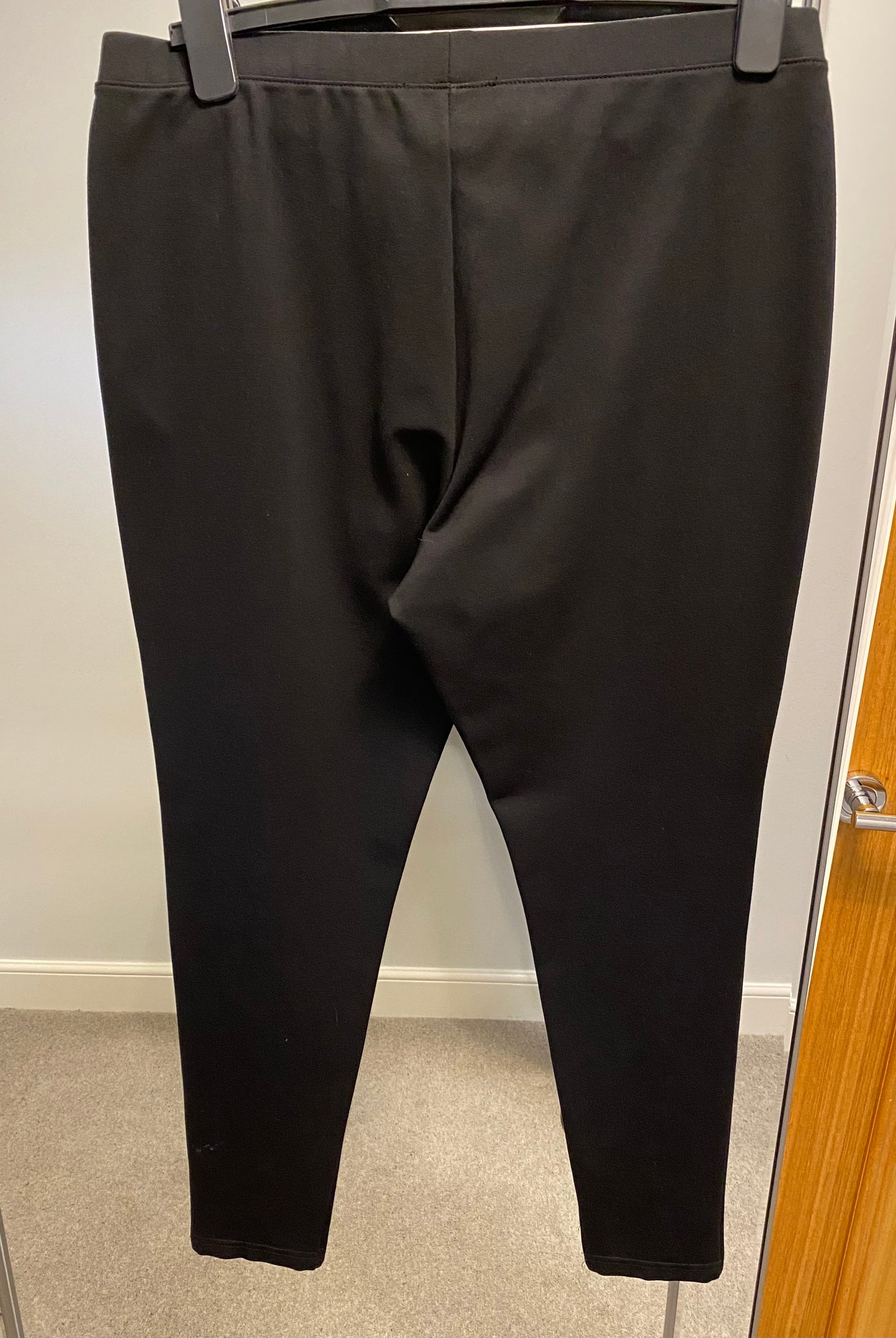 Joseph Ribkoff black leggings size 16