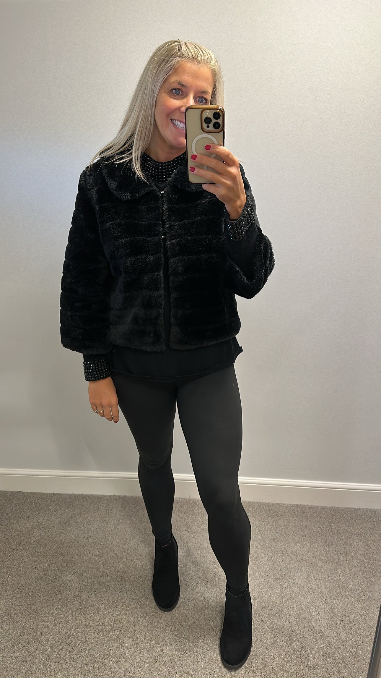 Max outerwear Black faux fur jacket small Size 16