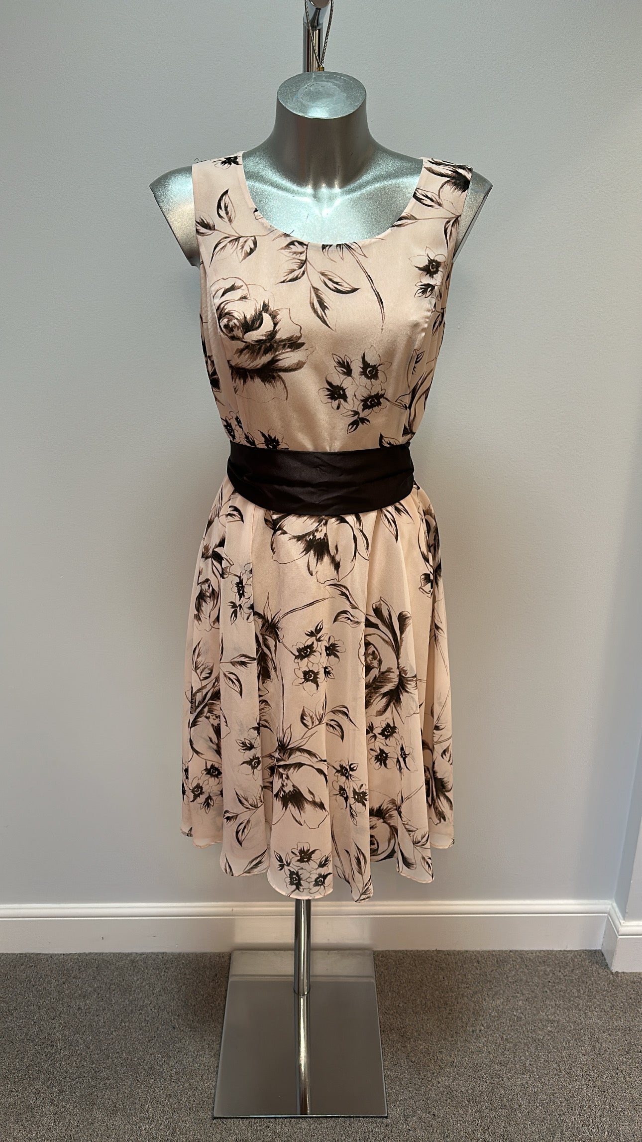 Kaliko peach / brown floral design dress size 10