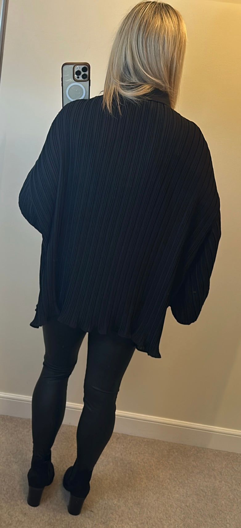 In the style black soft ribbed shirt size 20