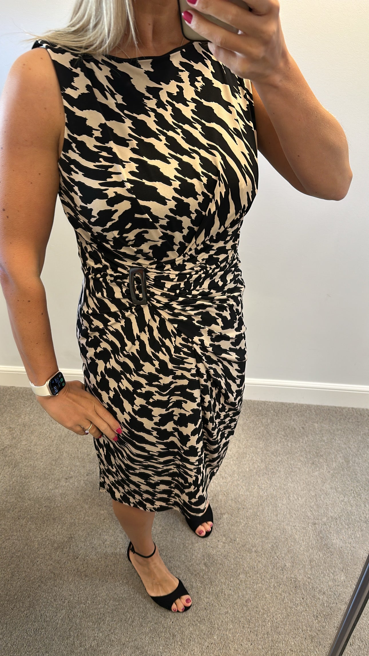 Planet beige and black print size 12