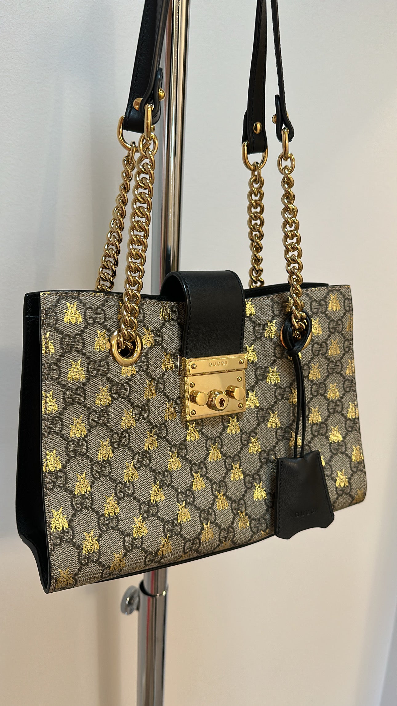 Gucci Padlock Small GG Supreme Bee shoulder tote leather bag