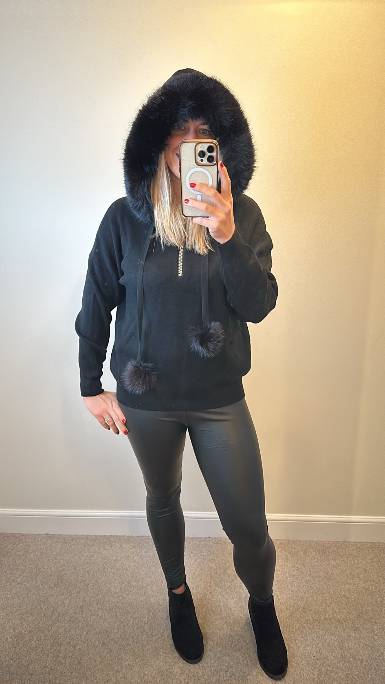 Enzoria black faux fur hoody one size fitting upto 16