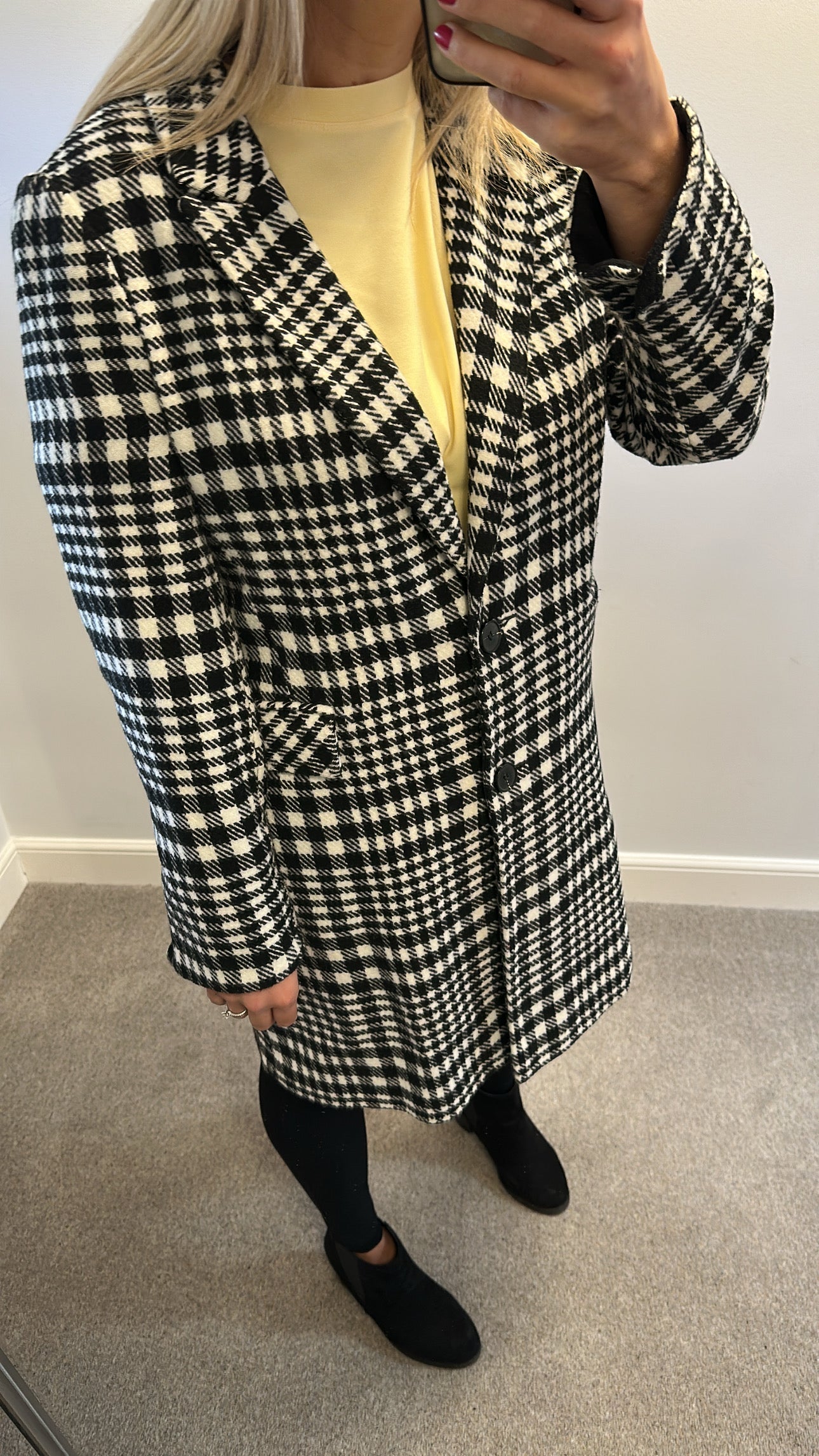 Black and white dog tooth print jacket size 12