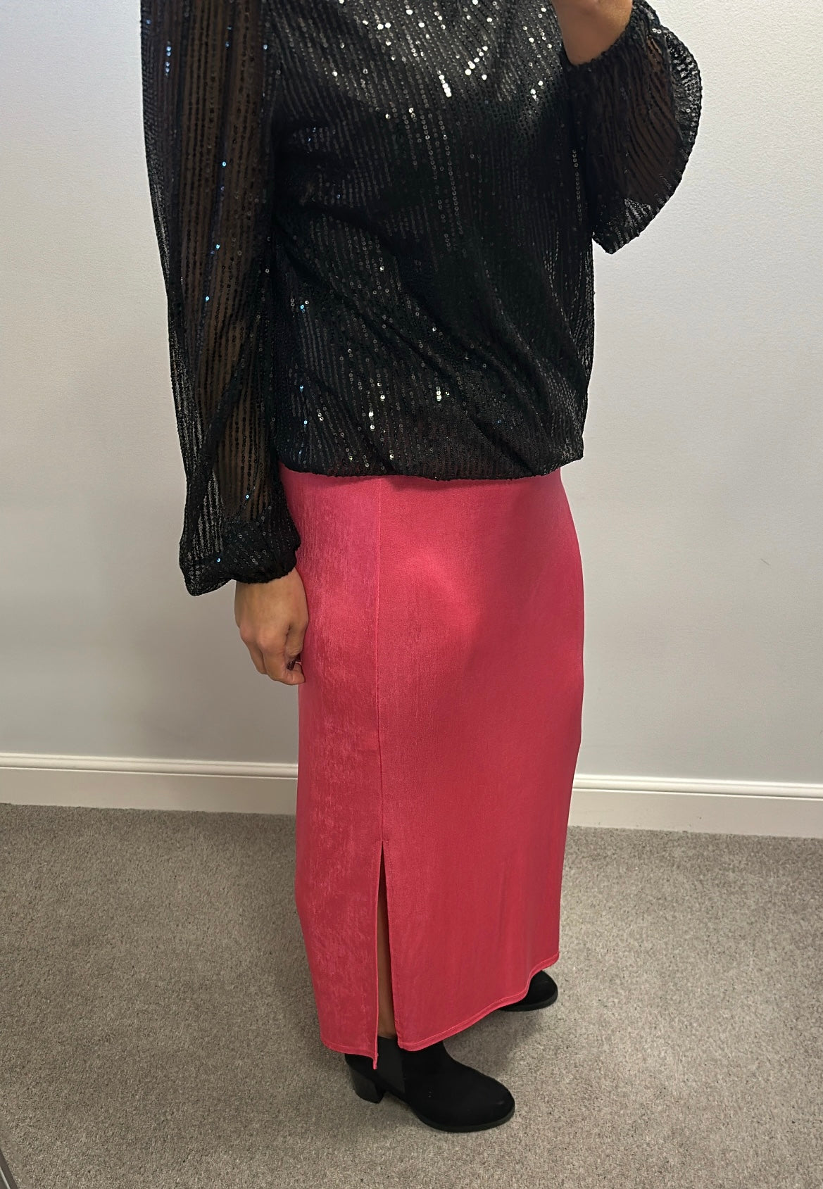 Pink silk style skirt size L (14-16)