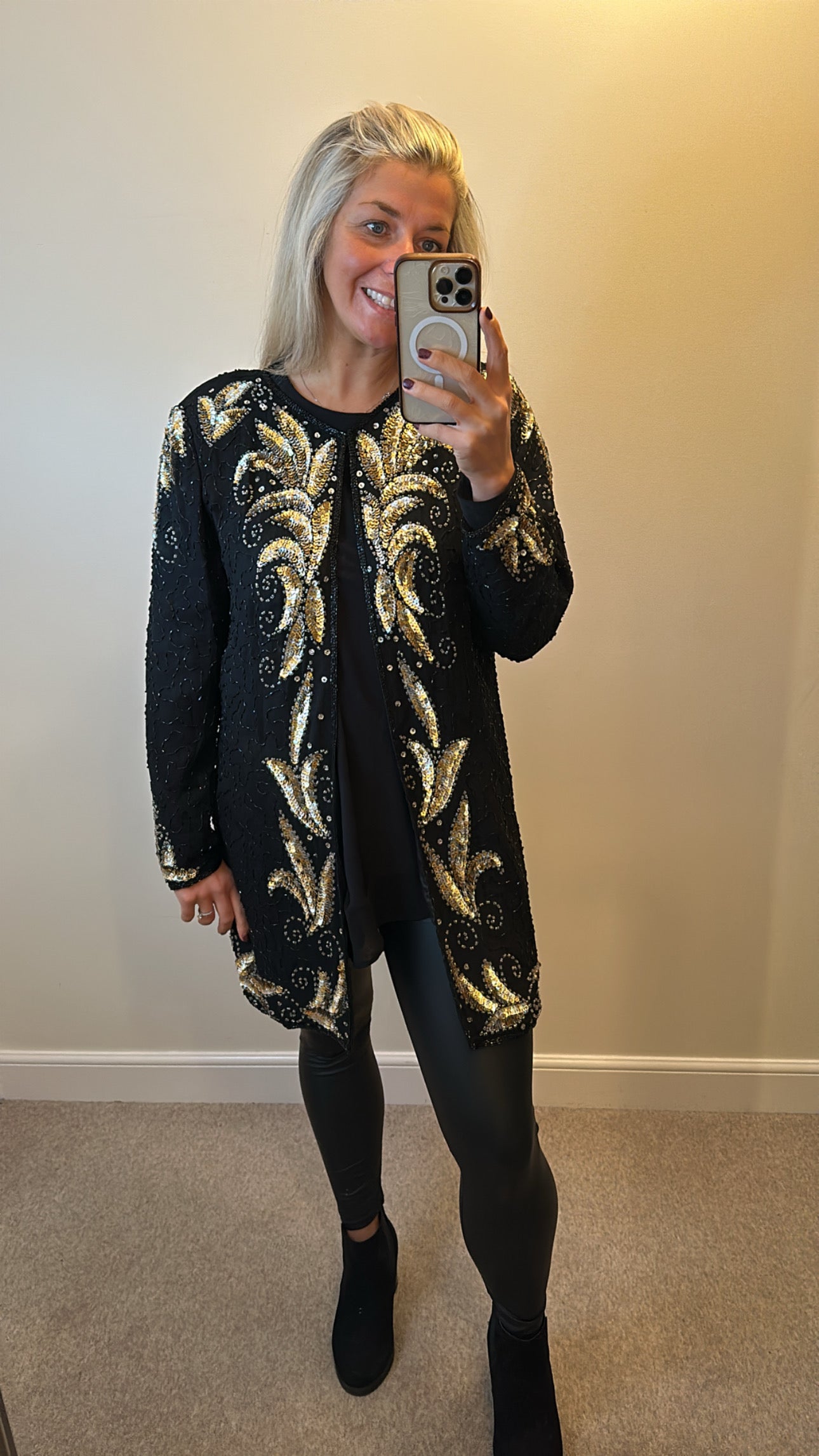 Fashion extra black sequin top / jacket would fit upto size 16