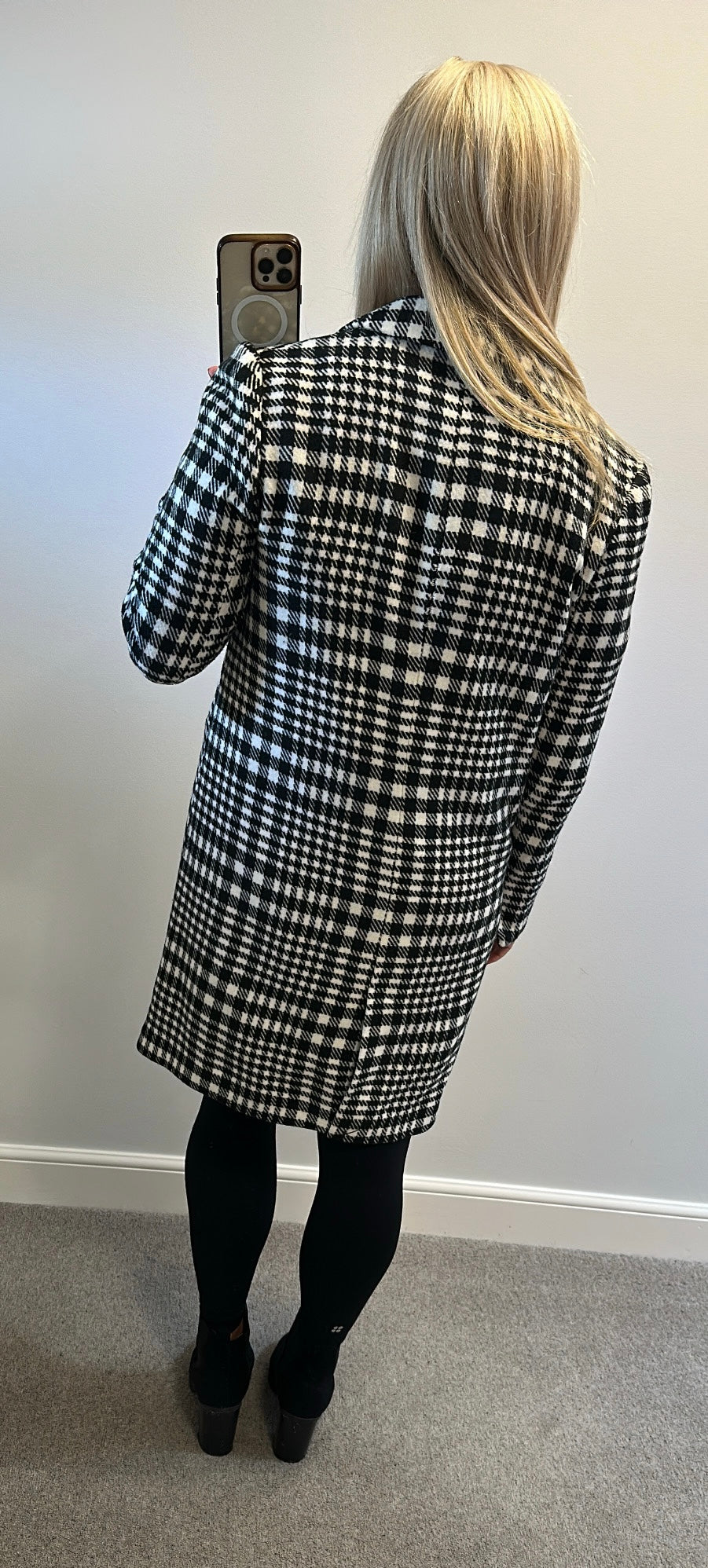 Black and white dog tooth print jacket size 12