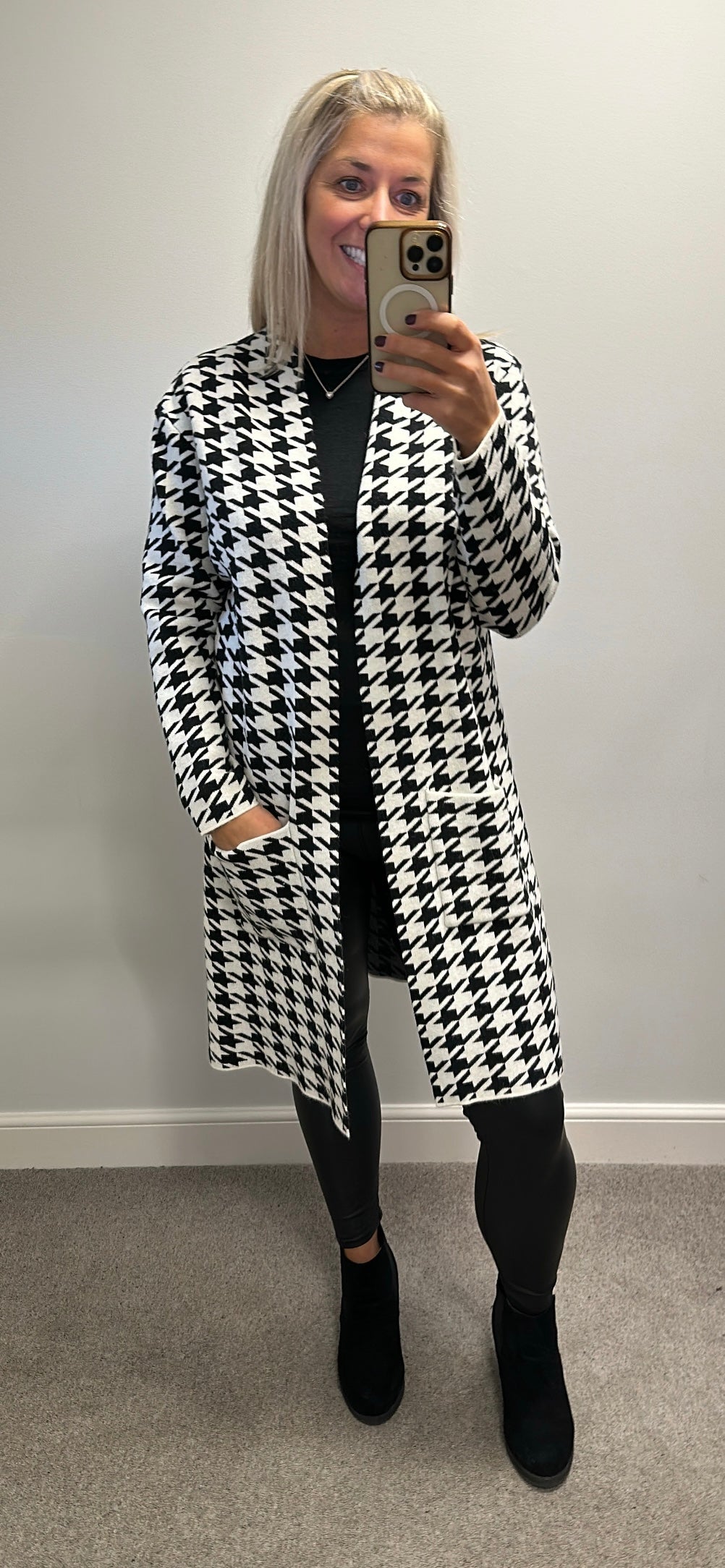 Casa Mia black and white dog tooth print cardigan size L fitting upto size 18