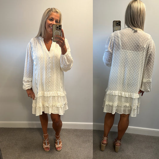 Love & roses cream dress size 18