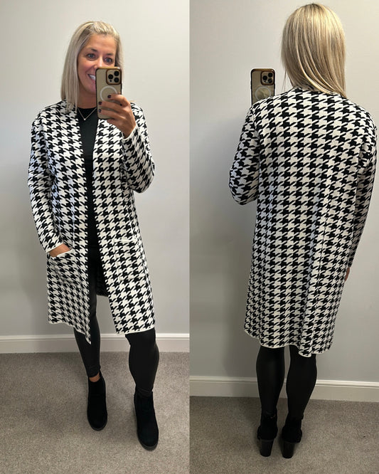 Casa Mia black and white dog tooth print cardigan size L fitting upto size 18