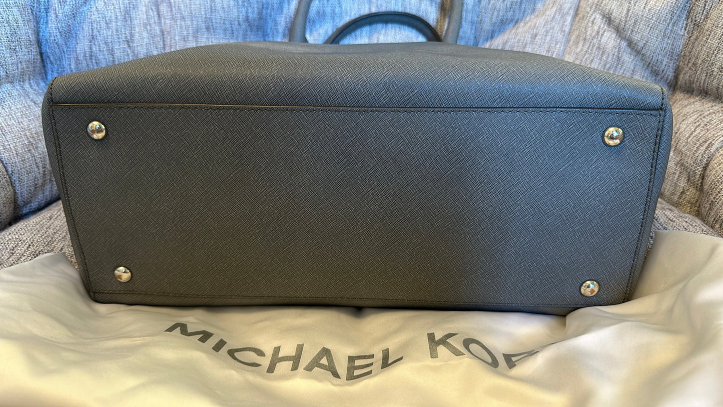 Michael Kors Saffiano grey bag