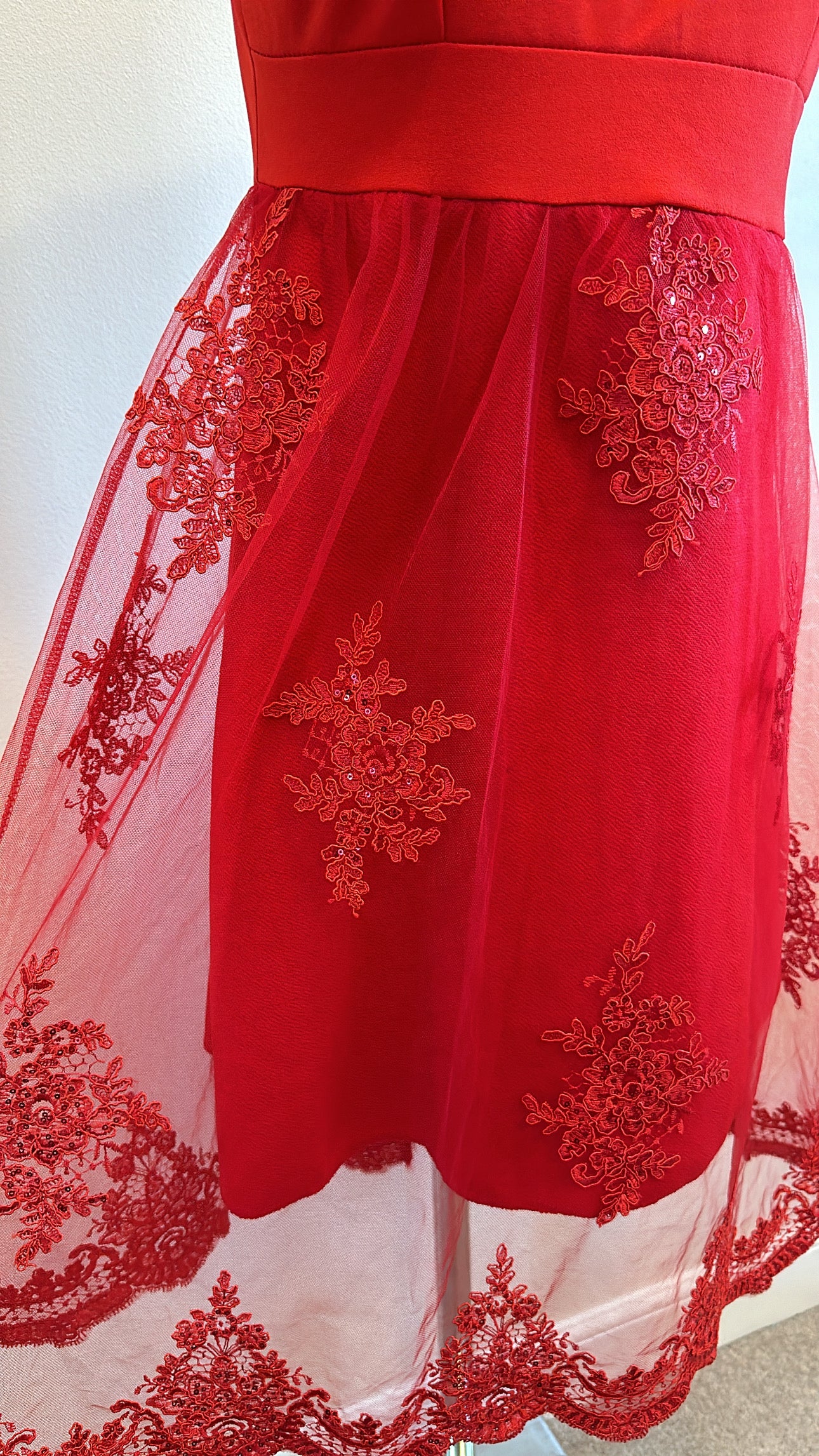 Yumi red lace dress size 12