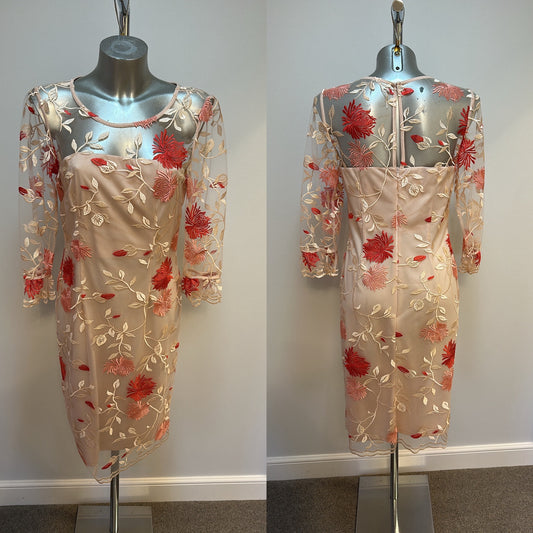 Gina Bacconi cream lace dress size 10