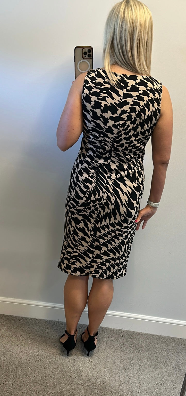 Planet beige and black print size 12