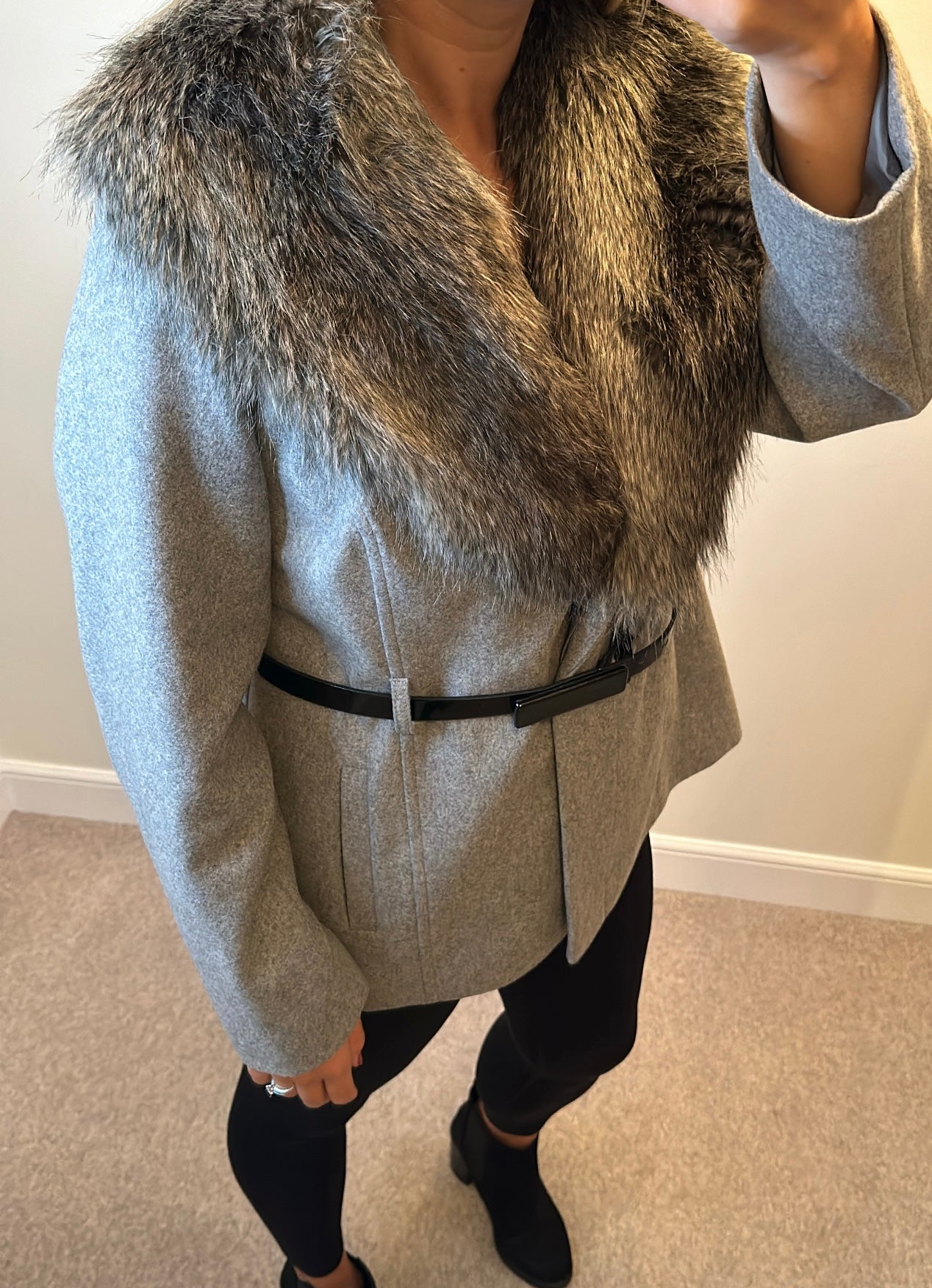 Portfolio grey faux fur removable collar size 16