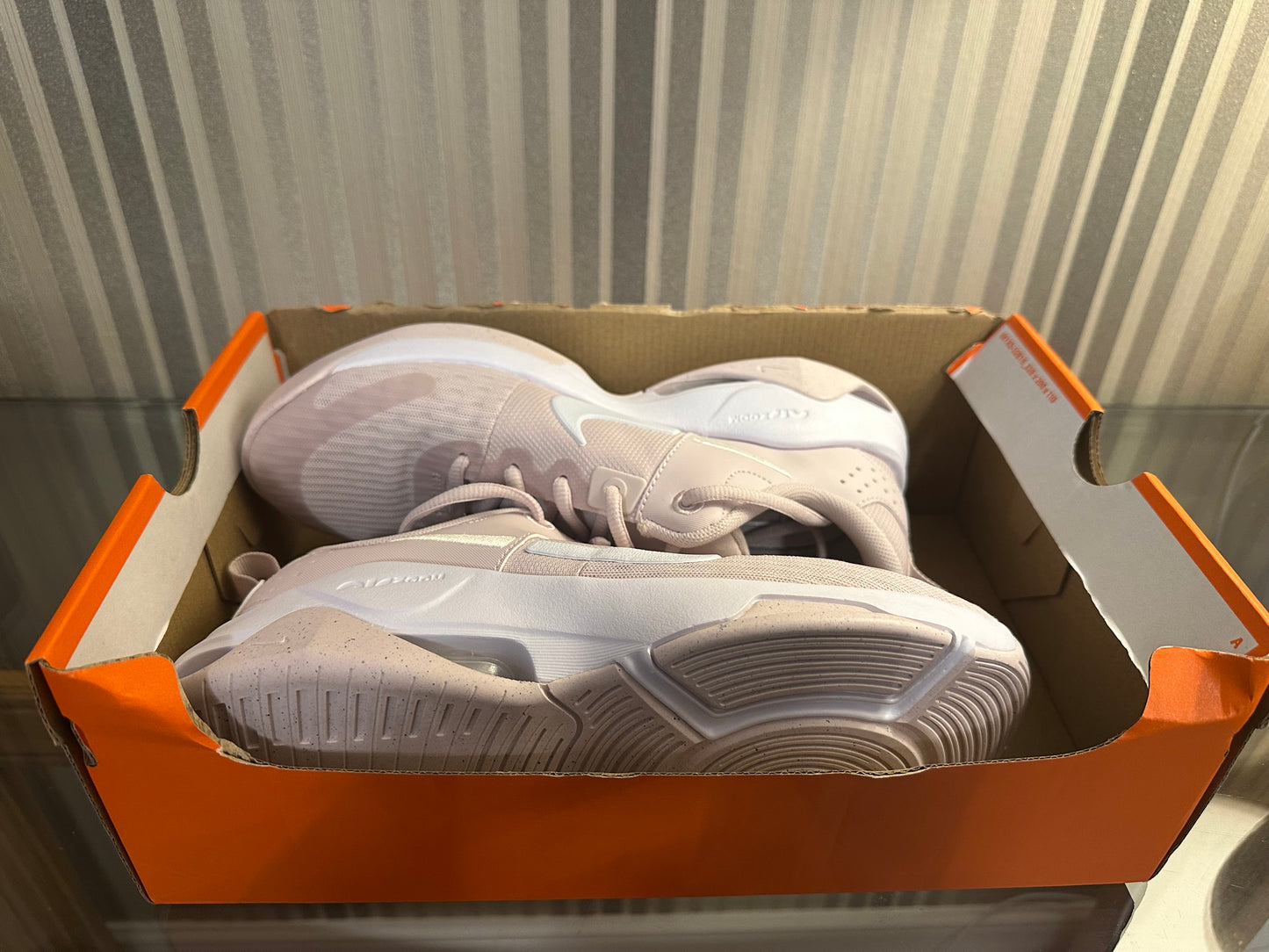 Ladies Rose pink Nike zoom “Bella 6” trainers UK 6.5