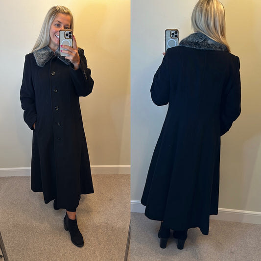 Windsmoor wool and cashmere black long line jacket with detachable faux fur collar size 16