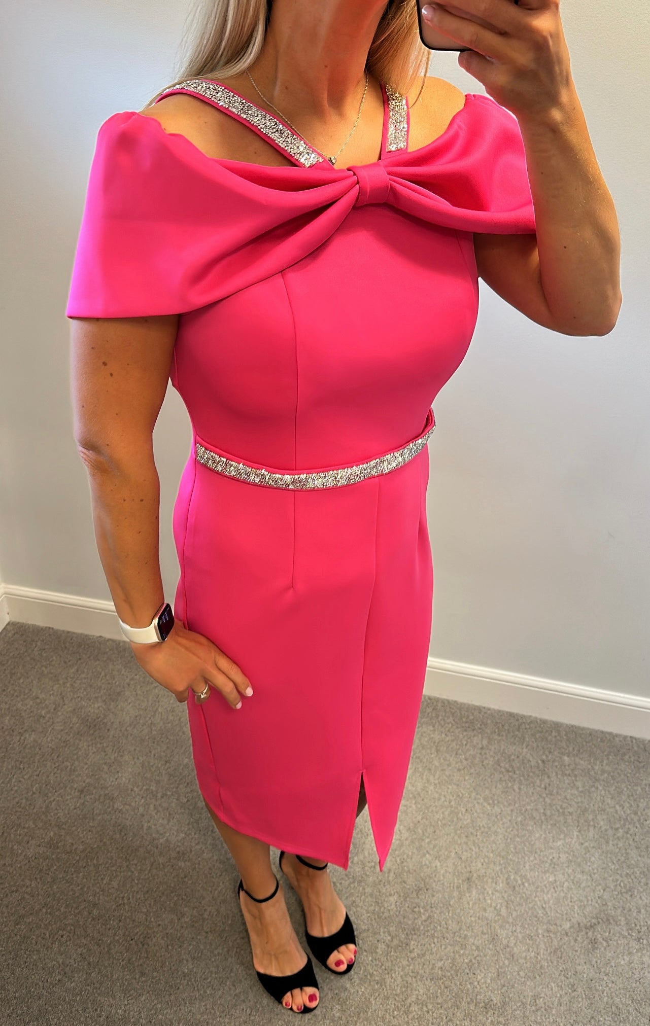 Aomei pink embellished dress size L would fit upto size 16