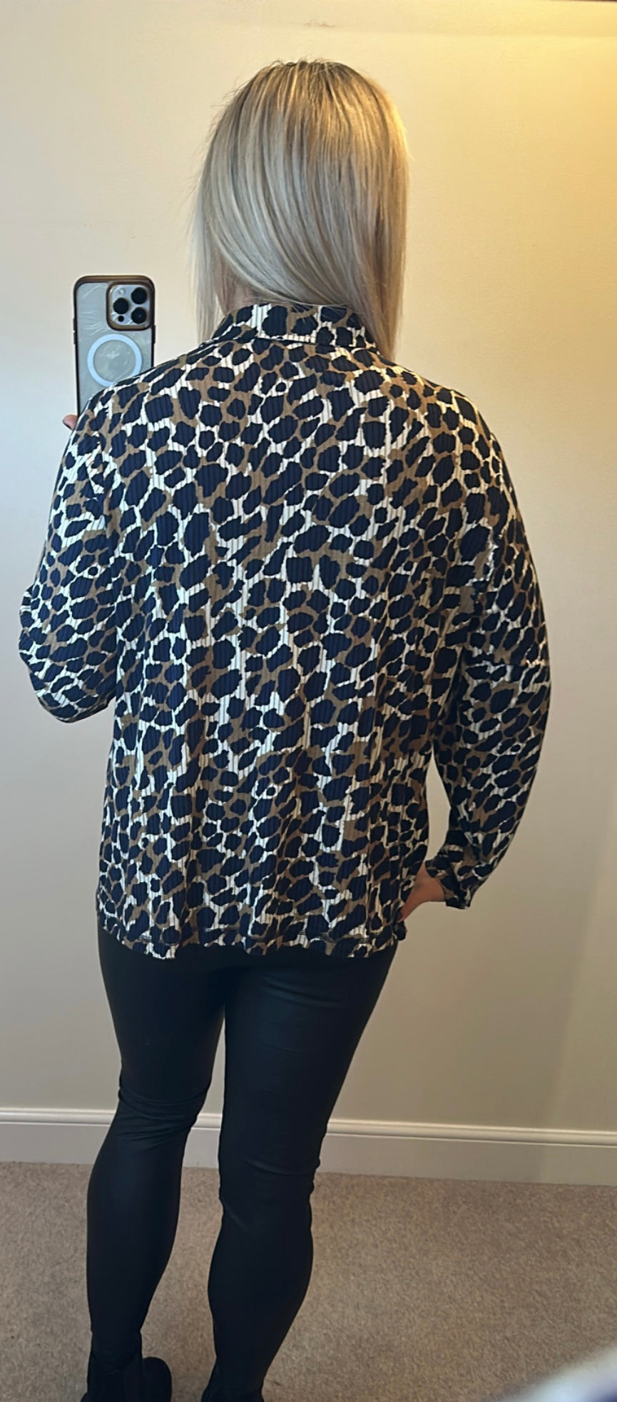 Barbara Lebek navy animal print shirt size 20