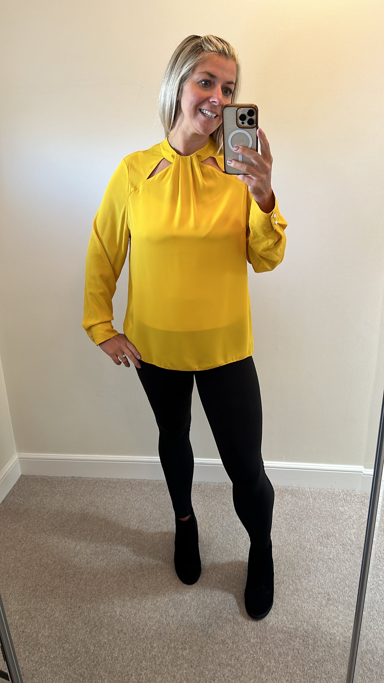 Dorothy Perkins mustard yellow top size 16