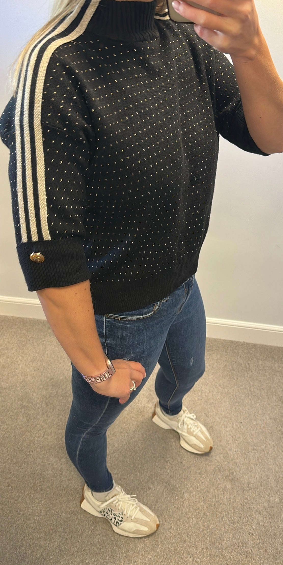 Fabrizia Italy black and gold stripe jumper would fit upto size 14