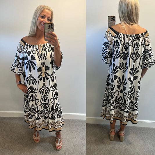 Spanish boutique Black and white print midi dress one size fitting upto size 20