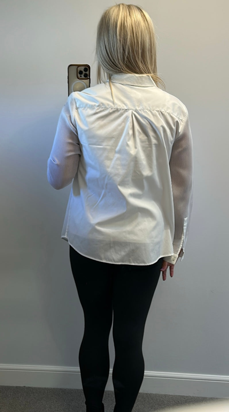 Simple white stripe shirt size 44 would fit upto size 14