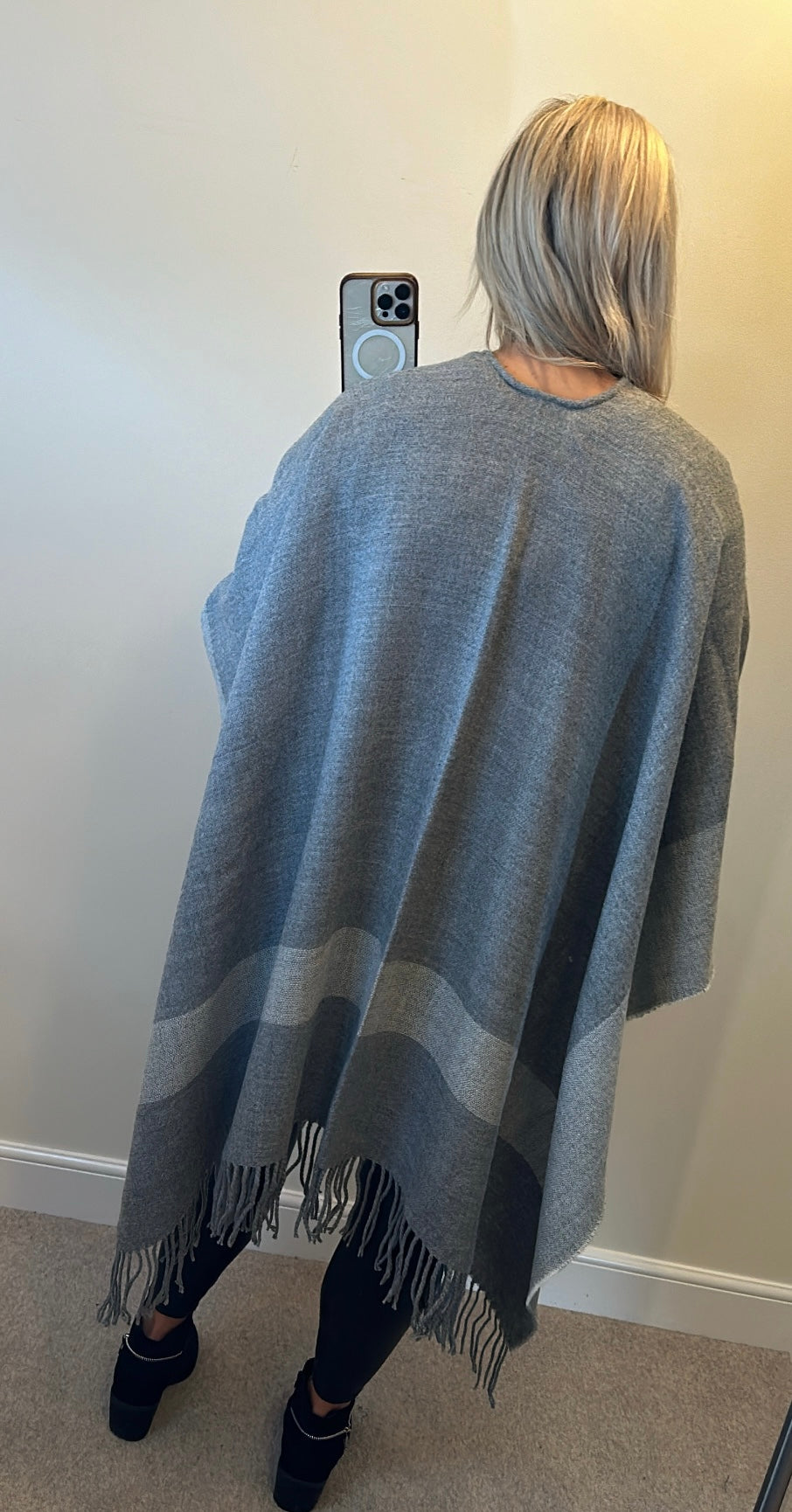 Grey poncho / scarf