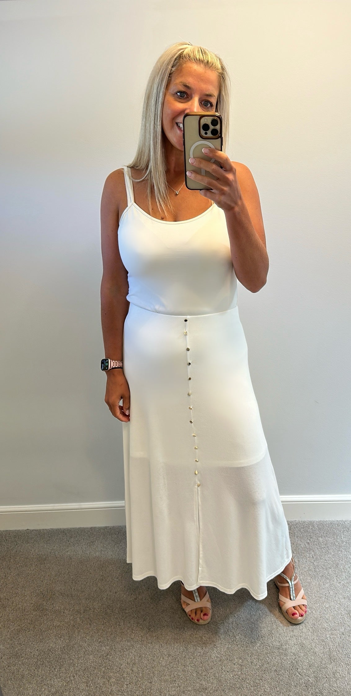 Valleygirl off white and gold button skirt size M would fit upto size 14