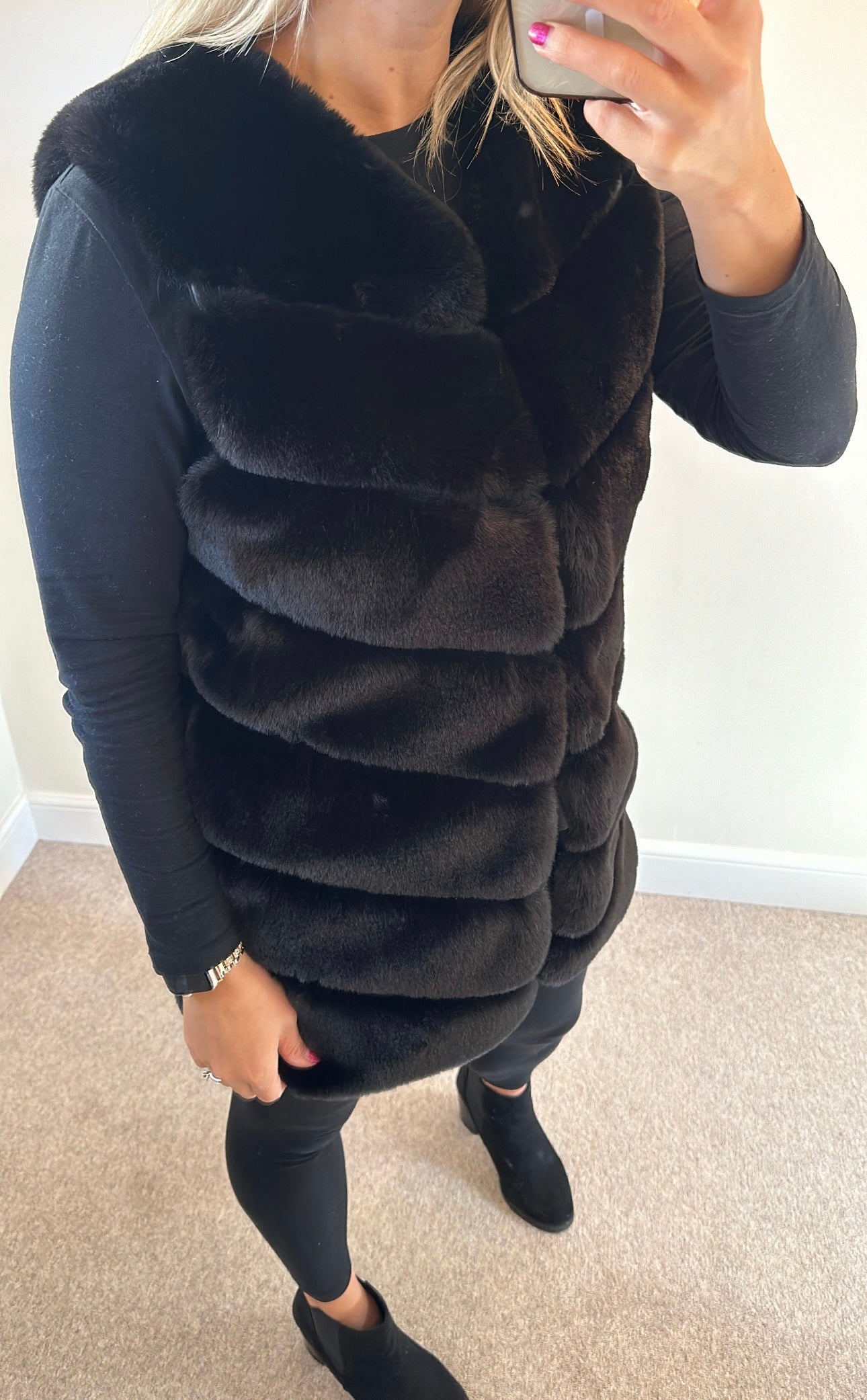 Yu & me black faux fur gilet fit upto size 14