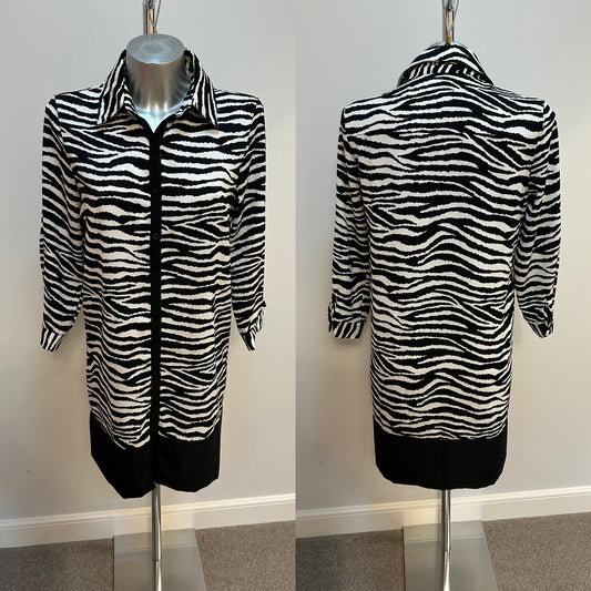 In vogue black and white zebra print shirt dress size S fitting upto size small 12