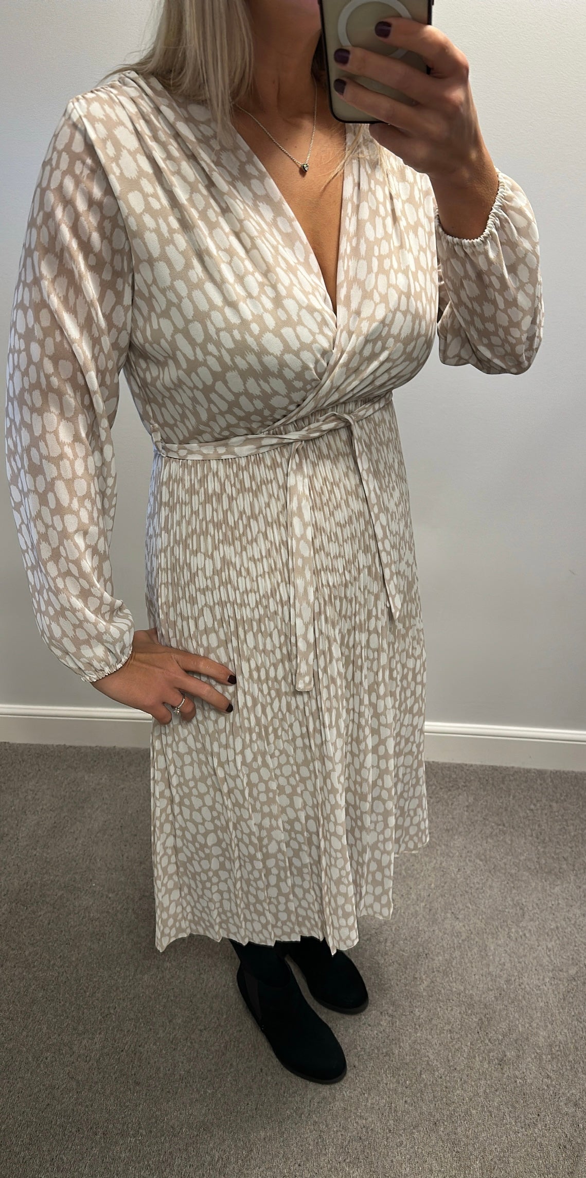 J&L Paris beige print dress onesize fitting upto size 14