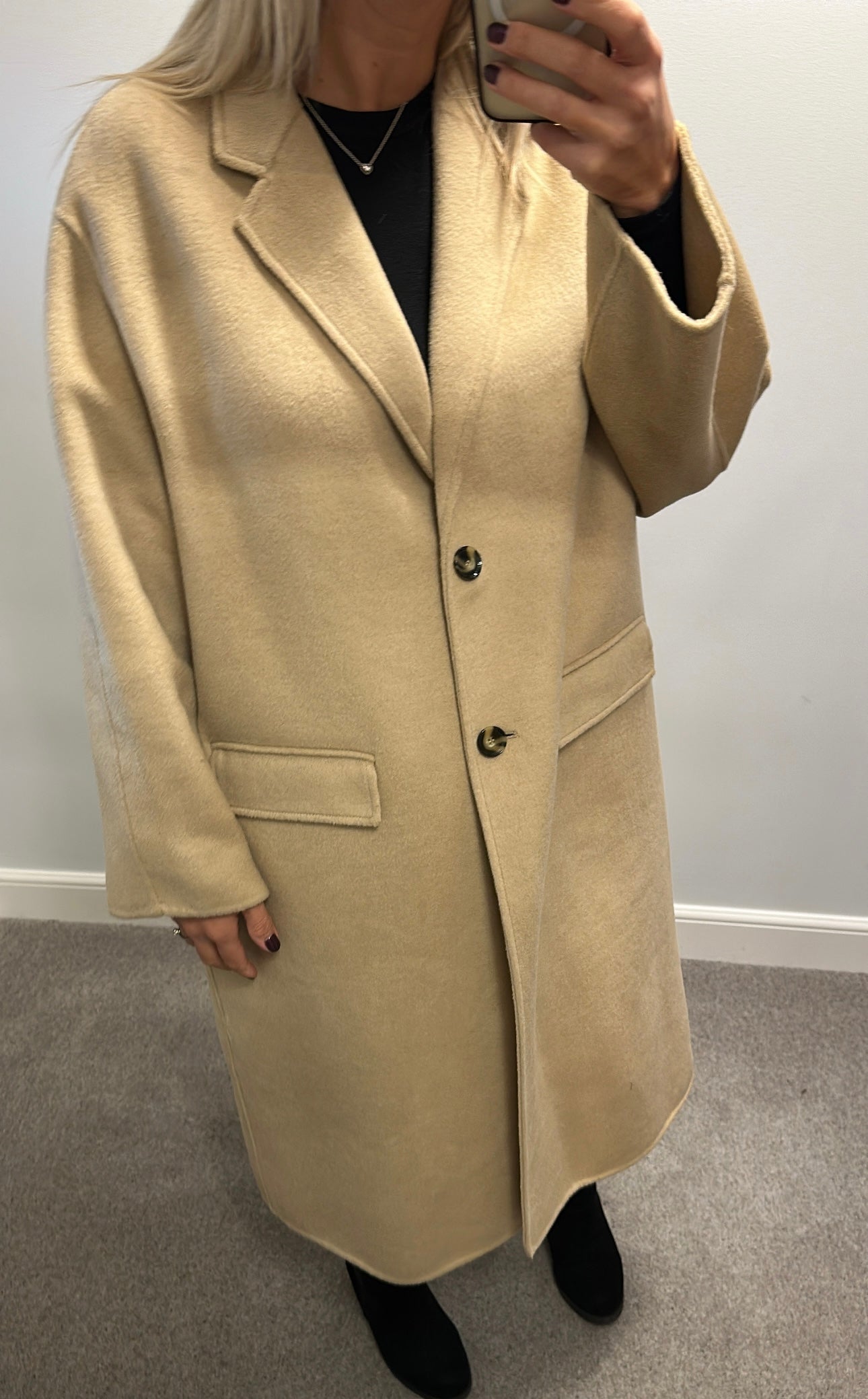 Zara beige wool jacket size M-L would fit upto size 18