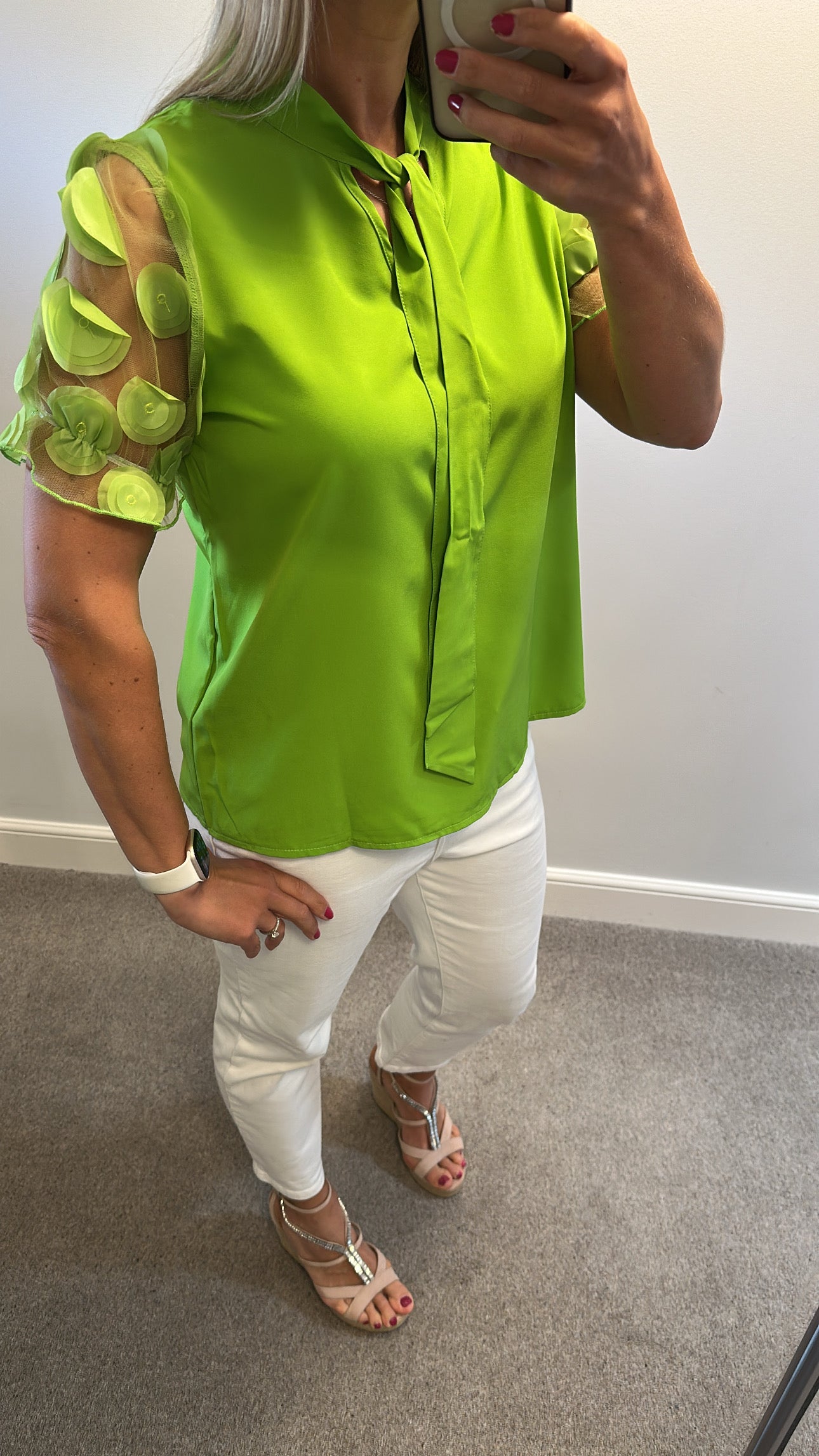 Green 3D disc top one size fitting upto size 16