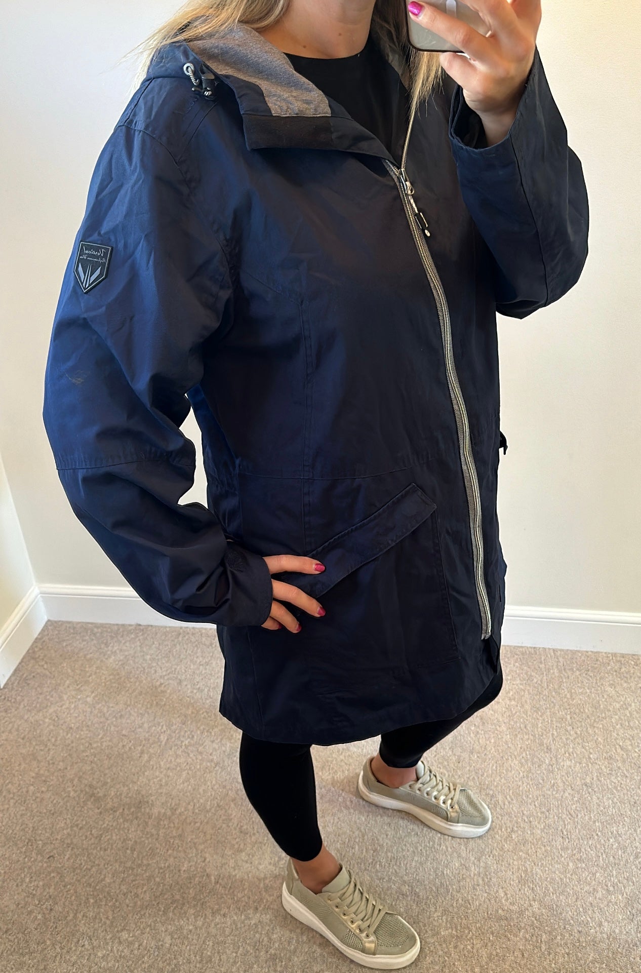 Vertical navy rain jacket size 18